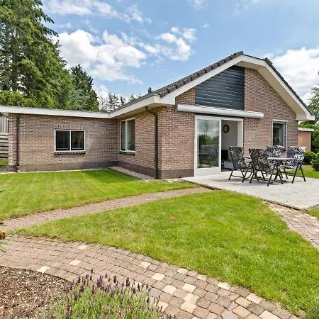 Quaint In With Garden Holiday home