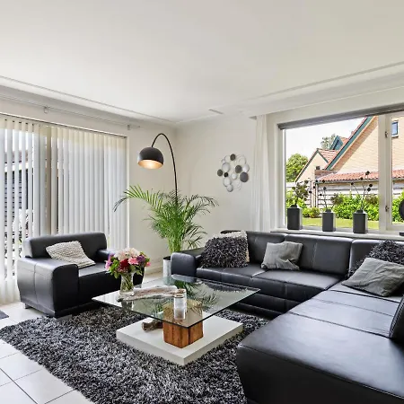 Quaint In With Garden Holiday home Putten