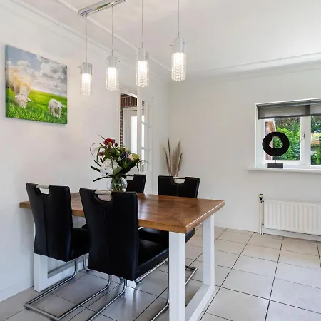 Quaint In With Garden * Putten