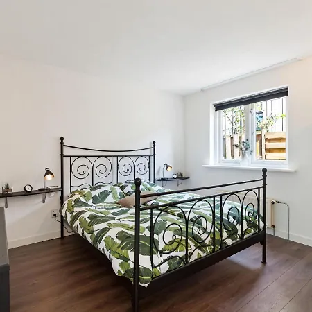 Quaint In With Garden * Putten