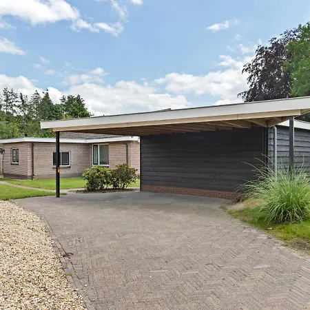 Quaint In With Garden Putten