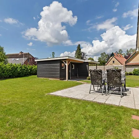 Holiday home Quaint In With Garden Putten
